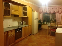 2-комнатная квартира посуточно Уфа, ленина, 2: Фотография 4
