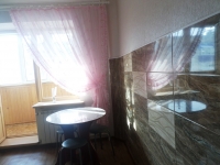 1-комнатная квартира посуточно Южно-Сахалинск, ул. Есенина, 5: Фотография 2