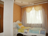 2-комнатная квартира посуточно Рубцовск, Комсомольская, 127: Фотография 3