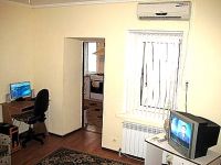2-комнатная квартира посуточно Николаев, Советская/ Адмирала Макарова, 39: Фотография 2