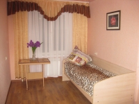 3-комнатная квартира посуточно Курган, Анфиногенова, 100: Фотография 8