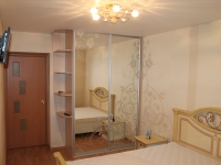 2-комнатная квартира посуточно Киров, Чапаева, 11: Фотография 2