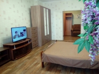 1-комнатная квартира посуточно Сургут, ул. Университетская, 11: Фотография 2