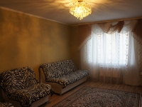 2-комнатная квартира посуточно Омск, 70 лет Октября, 18: Фотография 3