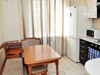 2-комнатная квартира посуточно Киев, Героев Днепра , 36-Б: Фотография 5