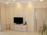 1-комнатная квартира посуточно Тюмень, Николая Зелинского, 1: Фотография 2