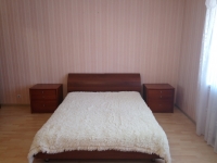 2-комнатная квартира посуточно Тюмень, Василия Гольцова, 26: Фотография 3