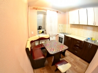 2-комнатная квартира посуточно Кемерово, Дзержинского , 18а: Фотография 4