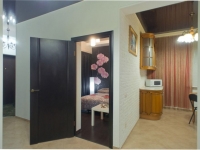 1-комнатная квартира посуточно Екатеринбург, щорса , 103: Фотография 2
