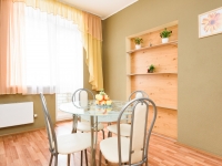 2-комнатная квартира посуточно Екатеринбург, малышева, 4-Б: Фотография 8