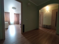 1-комнатная квартира посуточно Тюмень, Николая Семенова, 27к1: Фотография 4