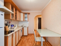 2-комнатная квартира посуточно Екатеринбург, челюскинцев, 29: Фотография 3