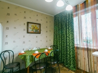 2-комнатная квартира посуточно Нижневартовск, улица 60 лет Октября, 42: Фотография 6