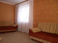 2-комнатная квартира посуточно Орск, ул. Ленинского Комсомола , 33: Фотография 6