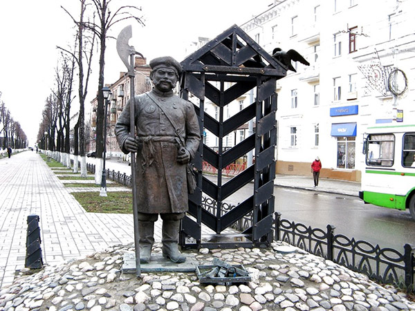 Скульптура «постового» автора Елены Пасхиной