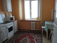 2-комнатная квартира посуточно Нижнекамск, проспект Шинников, 44: Фотография 4