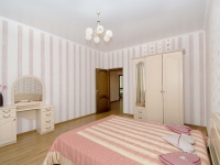 3-комнатная квартира посуточно Казань, улица Вишневского, 3: Фотография 8