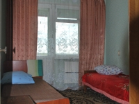 2-комнатная квартира посуточно Саянск, мкр. Строителей, 1: Фотография 2