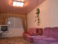 2-комнатная квартира посуточно Челябинск, улица Вострецова, 3: Фотография 3