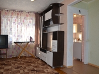 2-комнатная квартира посуточно Челябинск, Островского, 23А: Фотография 2