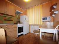 1-комнатная квартира посуточно Серов, Луначарского , 88: Фотография 3