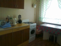 1-комнатная квартира посуточно Уфа, улица Комарова, 32: Фотография 2