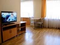 2-комнатная квартира посуточно Омск, Ильинская улица, 17: Фотография 3