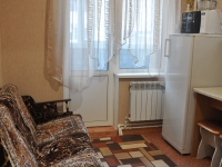 1-комнатная квартира посуточно Губкин, Петра Великого, 22: Фотография 2