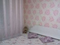 2-комнатная квартира посуточно Челябинск, Островского, 7: Фотография 2