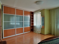 2-комнатная квартира посуточно Екатеринбург, Уральская улица, 3: Фотография 3