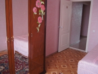 2-комнатная квартира посуточно Барнаул, ул. Сергея Семенова, 17: Фотография 3