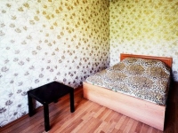 2-комнатная квартира посуточно Тольятти, Офицерская, 2г: Фотография 3