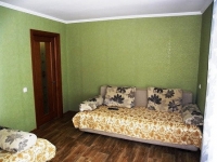 2-комнатная квартира посуточно Евпатория, 13 ноября , 79: Фотография 2