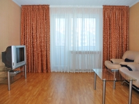 2-комнатная квартира посуточно Челябинск, Чайковского , 52: Фотография 3