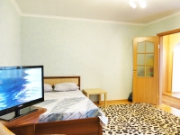 1-комнатная квартира посуточно Омск, улица Масленникова, 78: Фотография 2