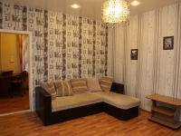 2-комнатная квартира посуточно Ижевск, Ломосова, 20: Фотография 2