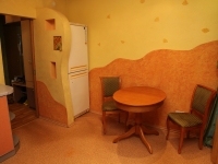 2-комнатная квартира посуточно Ижевск, Камбарская , 29: Фотография 5