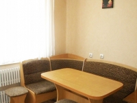 1-комнатная квартира посуточно Омск, Пр-кт Карла Маркса, , 1: Фотография 4