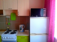 1-комнатная квартира посуточно Барнаул, улица Малахова, 144: Фотография 2