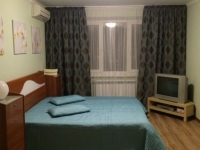 2-комнатная квартира посуточно Тюмень, пермякова, 74: Фотография 2