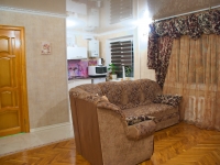 2-комнатная квартира посуточно Краснодар, Воровского , 188: Фотография 3