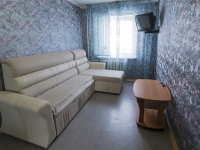 2-комнатная квартира посуточно Омск, Декабристов, 102: Фотография 2