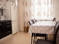 2-комнатная квартира посуточно Ханты-Мансийск, Промышленная 2+2+2+1+1. Центр, 10: Фотография 15
