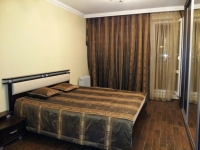 2-комнатная квартира посуточно Тюмень, Пермякова, 77: Фотография 3