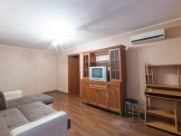 2-комнатная квартира посуточно Симферополь, Гагарина , 26: Фотография 2