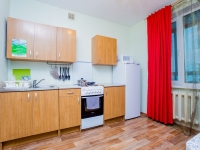 1-комнатная квартира посуточно Уфа, Менделеева, 145: Фотография 3