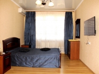 1-комнатная квартира посуточно Краснодар, Кубанская улица, 52: Фотография 2