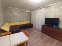 2-комнатная квартира посуточно Тюмень,  Одесская, 39: Фотография 3
