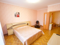 1-комнатная квартира посуточно Красноярск, Алексеева, 89: Фотография 2