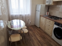 1-комнатная квартира посуточно Волжский, Мира, 74: Фотография 4